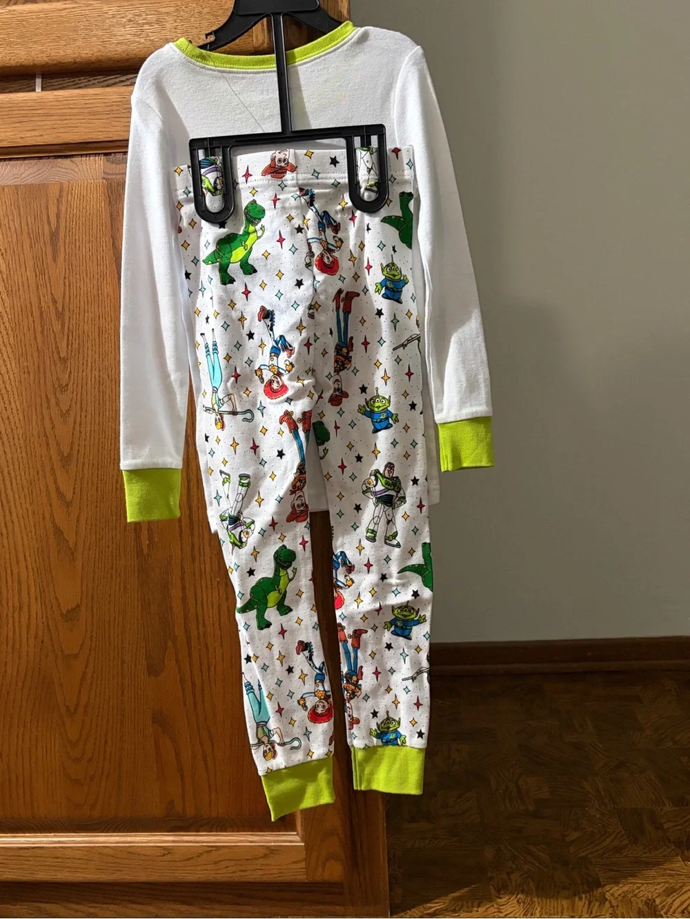 NWT Pixar Toy Story Alien Kids Pajama Set size 4T